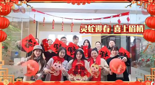 �����´������g��Ц�Z(y��)�У��ۙ����yƷԸ������󼪴������f(w��n)�����⣬ؔ(c��i)Դ�L�L��