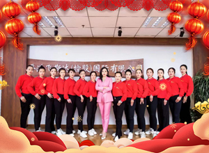 ���ߚwȥҲ�����R��(l��i)���g���w˹�_(d��)���﹧ף�����R���񣬸����pȫ���f(w��n)����ģ�