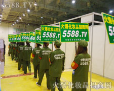 �𱬾Gɫ܊�b�������^��׷��������ֱǰ