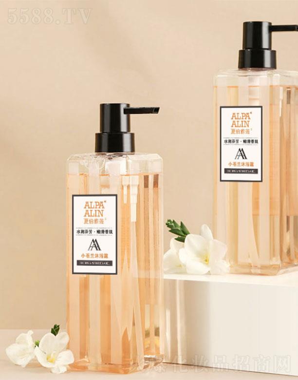 �Ĳ���ɏAL��ѩ�mС�n�m��ԡ¶