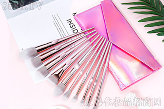 屬于自己的化妝品經(jīng)營進(jìn)貨渠道-精妝聯(lián)華多品牌化妝品好品牌不容你錯過()(修改后) 屬于自己的化妝品經(jīng)營進(jìn)貨渠道-精妝聯(lián)華多品牌化妝品好品牌不容你錯過()(修改后)