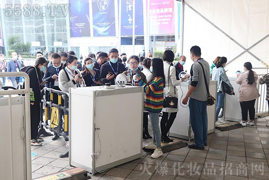 ����ʢ�磬�س��������44�óɶ����I(y��)���[��ʢ���_Ļ