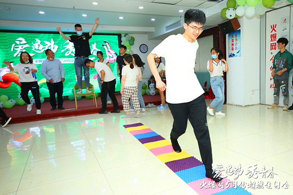 �\�ӽ≺����ӵ������𱬾W�����\�� ���ഺ��5���\�����Օ��A�M�e�k